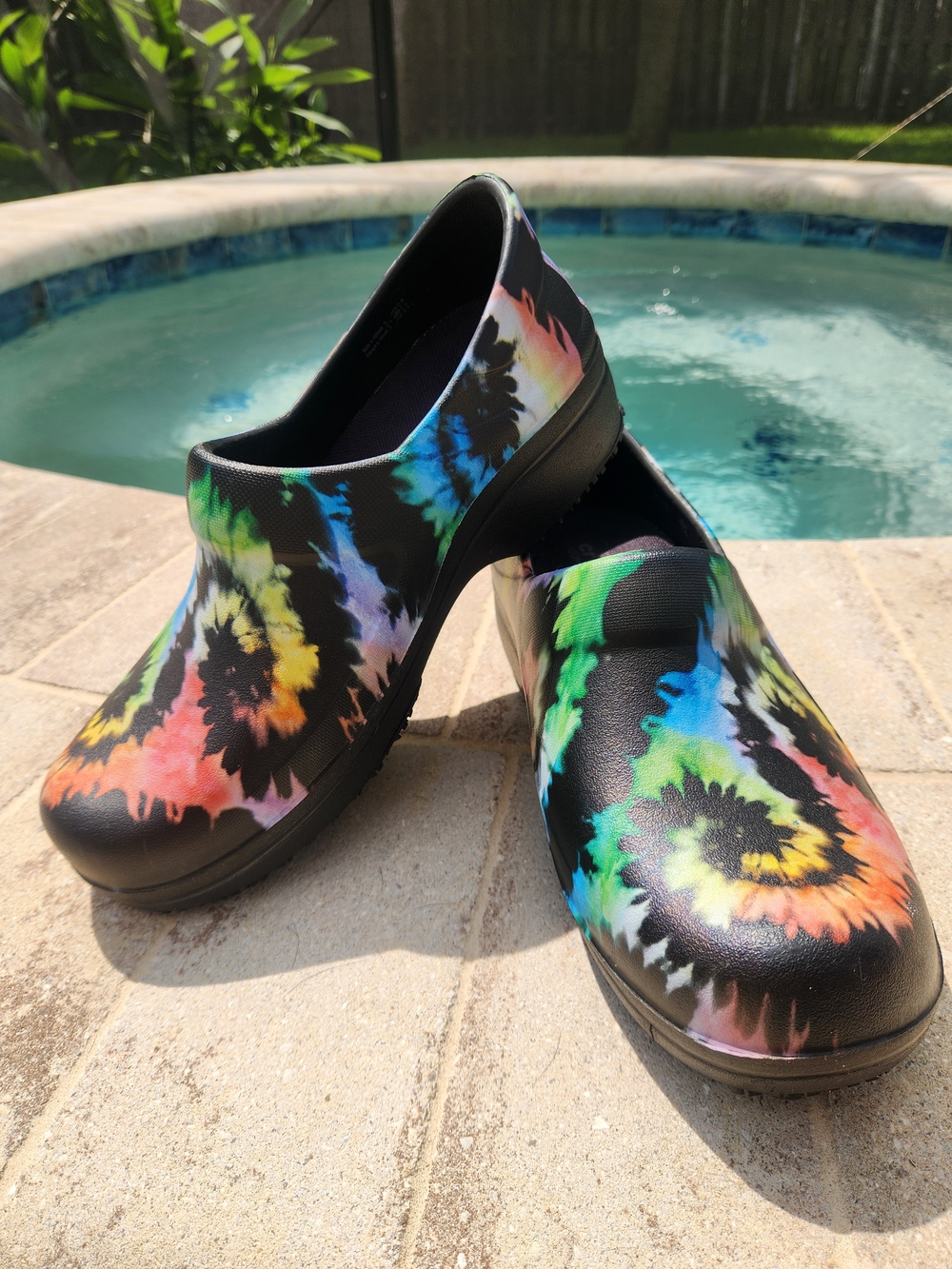 Crocs Neria Pro 2 Rainbow Tie Dye Graphic Clogs Work Nursing Slip Resistant Sz 7